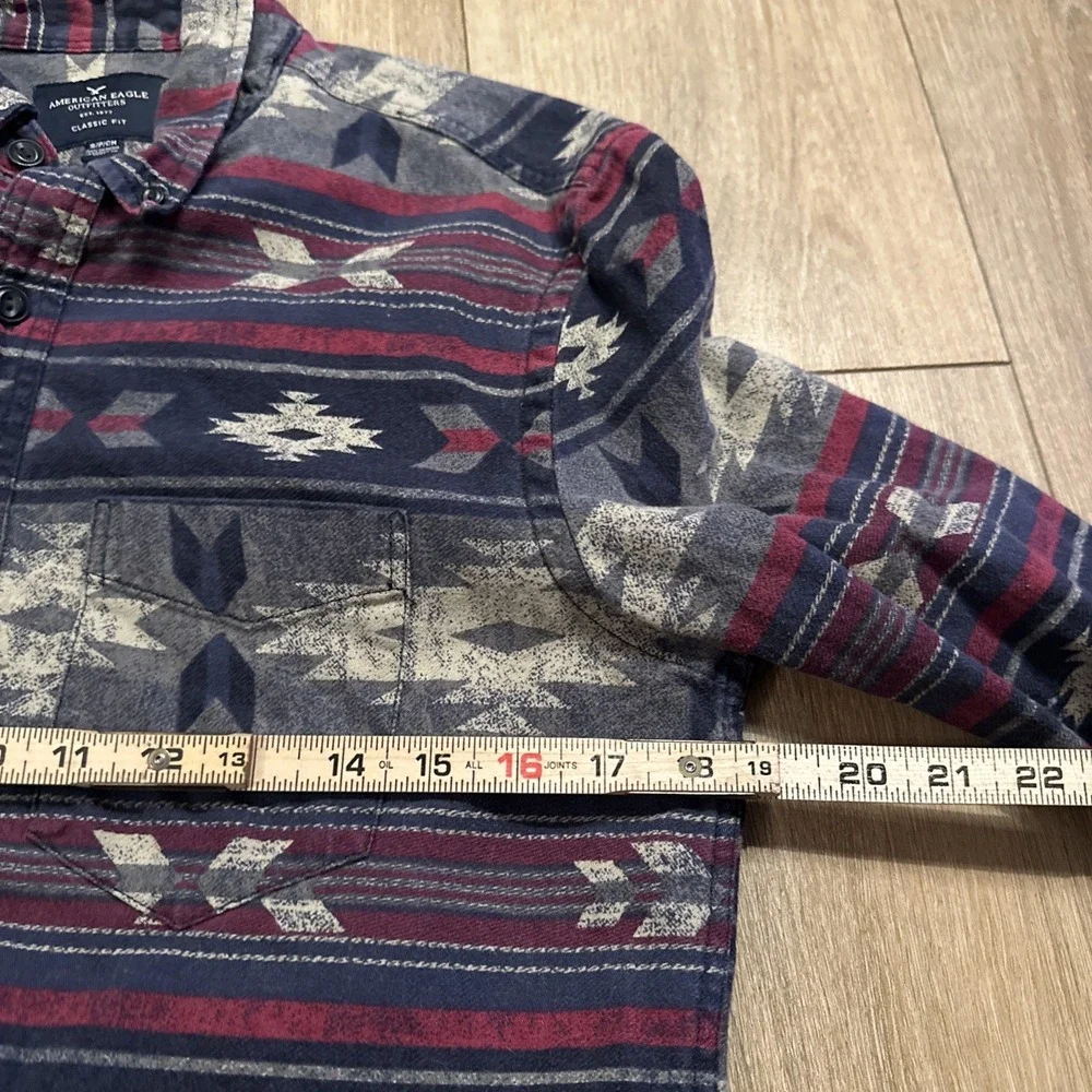 American Eagle AE Aztec Shirt Men's Small‎ Button Up Western Southwest All Over